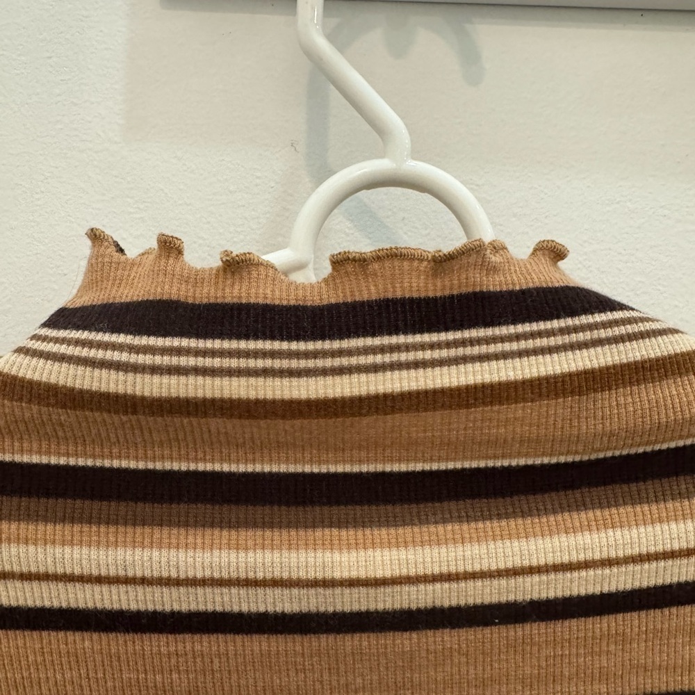 Route Brown Striped Turtleneck - Picture 3 of 6